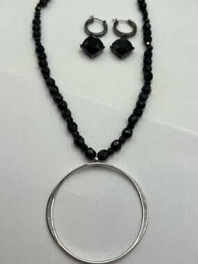 White House Black Market beaded Necklace w/earrings